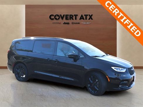 Used 2025 Chrysler Pacifica Limited image 6