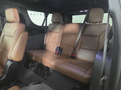 Certified 2023 Chevrolet Suburban High Country image 13