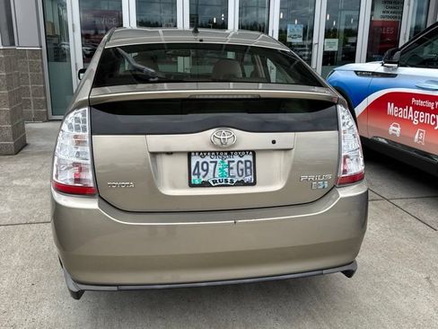 Used 2009 Toyota Prius Touring FWD image 3