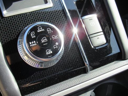 New 2025 Mitsubishi Outlander SEL Black Edition image 22