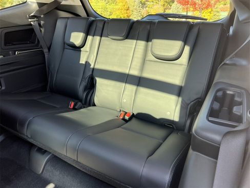 New 2025 Subaru Ascent Limited image 7