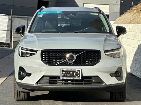 New 2025 Volvo XC40 B5 Plus w/ Climate Package image 9