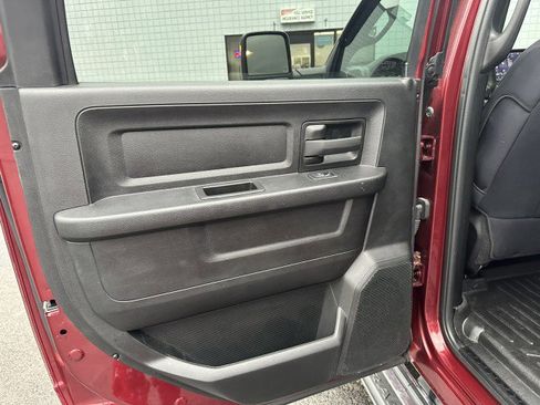 Used 2024 RAM 2500 Tradesman w/ Chrome Appearance Group image 13