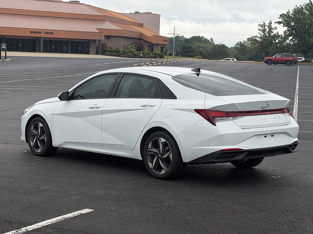 Used 2023 Hyundai Elantra SEL w/ Convenience Package FWD image 5