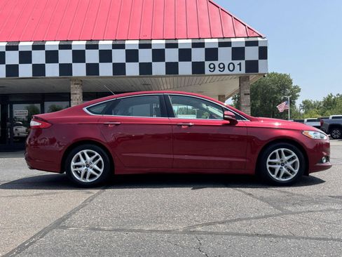 Used 2015 Ford Fusion SE w/ Equipment Group 202A FWD image 8
