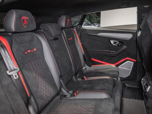 Used 2024 Lamborghini Urus Performante AWD/4WD image 24