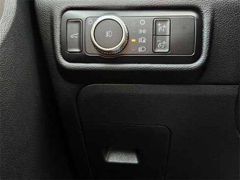 Used 2023 Ford Explorer Limited w/ Limited Technology Package image 32