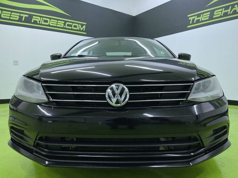 Used 2017 Volkswagen Jetta S image 3