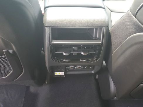 New 2025 Jeep Grand Cherokee Limited w/ Black Appearance Package image 14