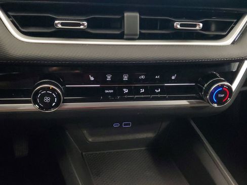 Used 2025 Chevrolet Equinox LT image 20