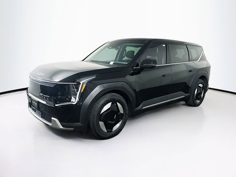 Used 2024 Kia EV9 Light Long Range image 3