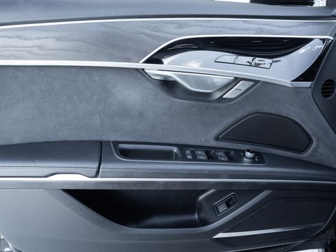 Certified 2022 Audi A8 L 3.0T w/ Executive Package image 20