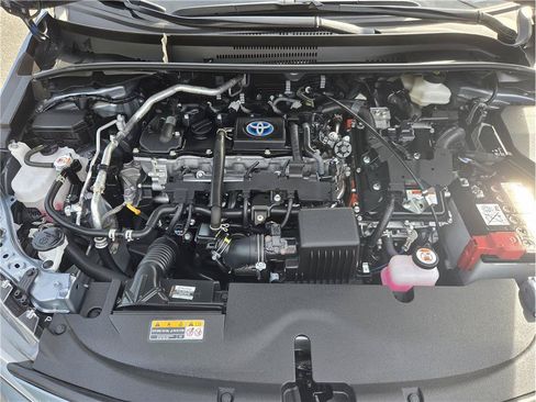 Used 2024 Toyota Corolla SE w/ SE Package FWD image 31