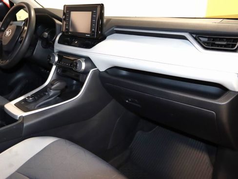 Used 2022 Toyota RAV4 XLE image 58