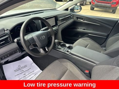 Used 2025 Toyota Camry LE image 13