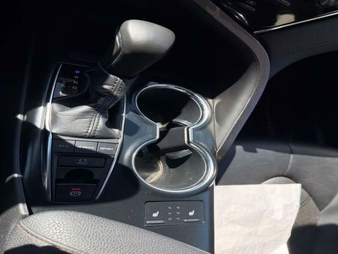 Used 2018 Toyota Camry XLE image 23