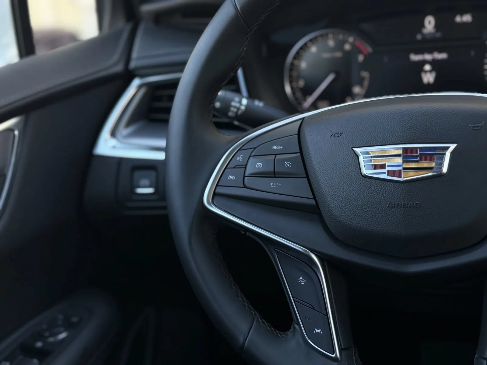 Used 2025 Cadillac XT5 Luxury w/ LPO, Floor Liner Package FWD image 22