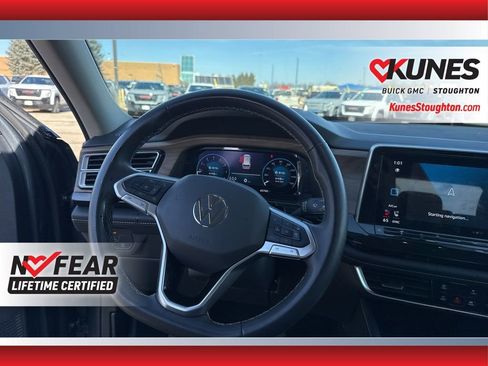 Used 2024 Volkswagen Atlas SE FWD image 40