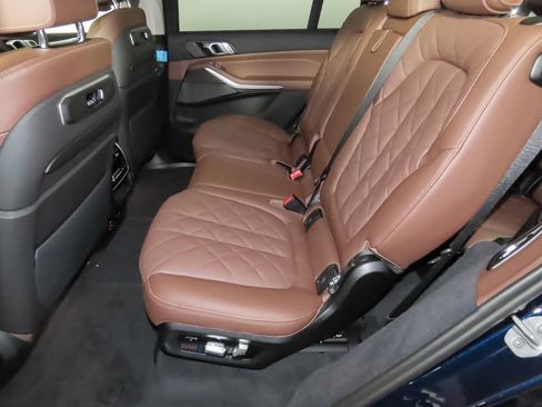 Used 2025 BMW X7 xDrive40i w/ Premium Package AWD/4WD image 33