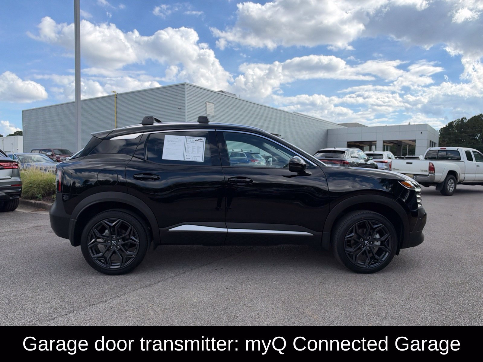 Used 2026 Nissan Kicks SR FWD image 4