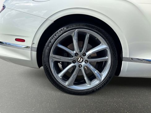 Used 2020 Bentley Continental GT V8 image 19