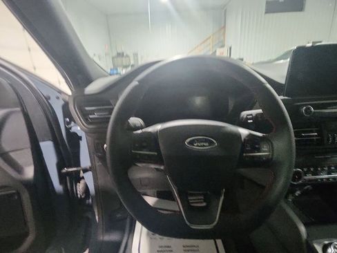 Used 2024 Ford Escape ST-Line Select w/ Class II Trailer Tow Package image 18