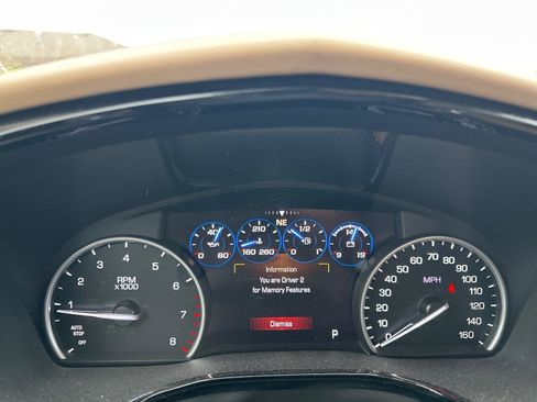 Used 2017 Cadillac XT5 Platinum image 18