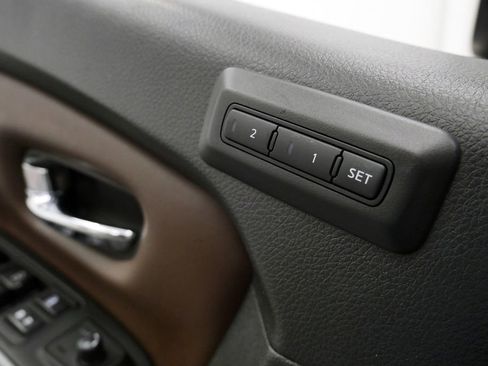 Used 2017 Nissan Titan Platinum Reserve AWD/4WD image 15