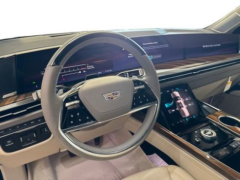 Used 2026 Cadillac Escalade Platinum Sport AWD/4WD image 15