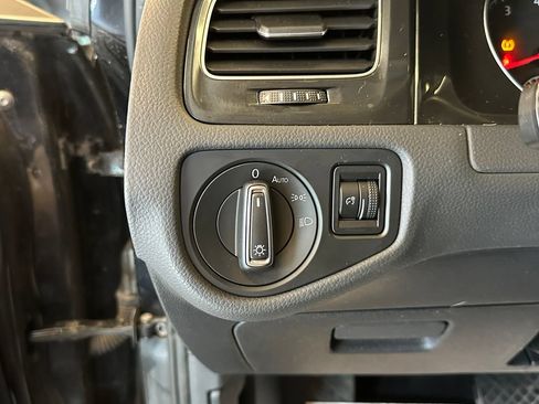 Used 2021 Volkswagen Golf 4-Door FWD image 17