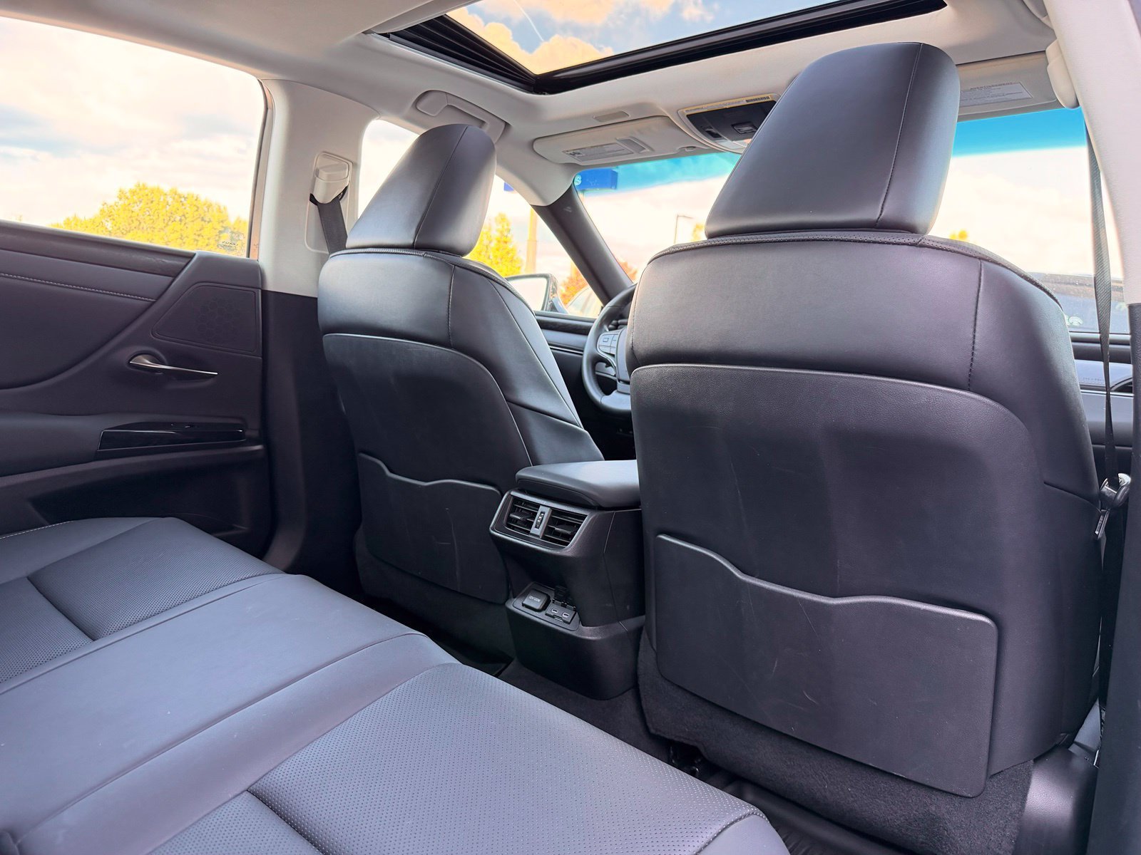 Used 2022 Lexus ES 300h w/ Premium Package FWD image 27