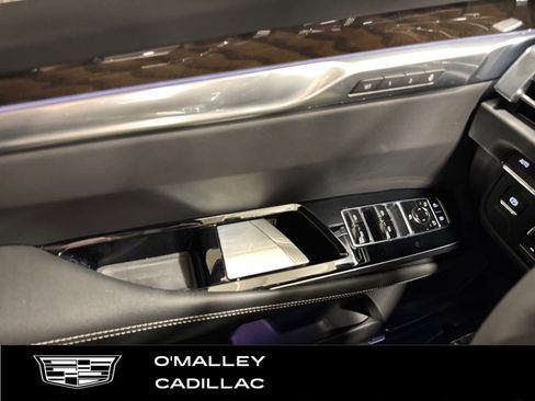 Certified 2025 Cadillac Escalade Sport Platinum w/ LPO, ONYX Package image 19