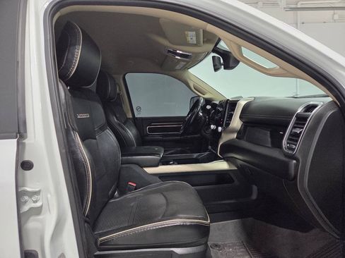 Used 2022 RAM 2500 Laramie AWD/4WD image 16