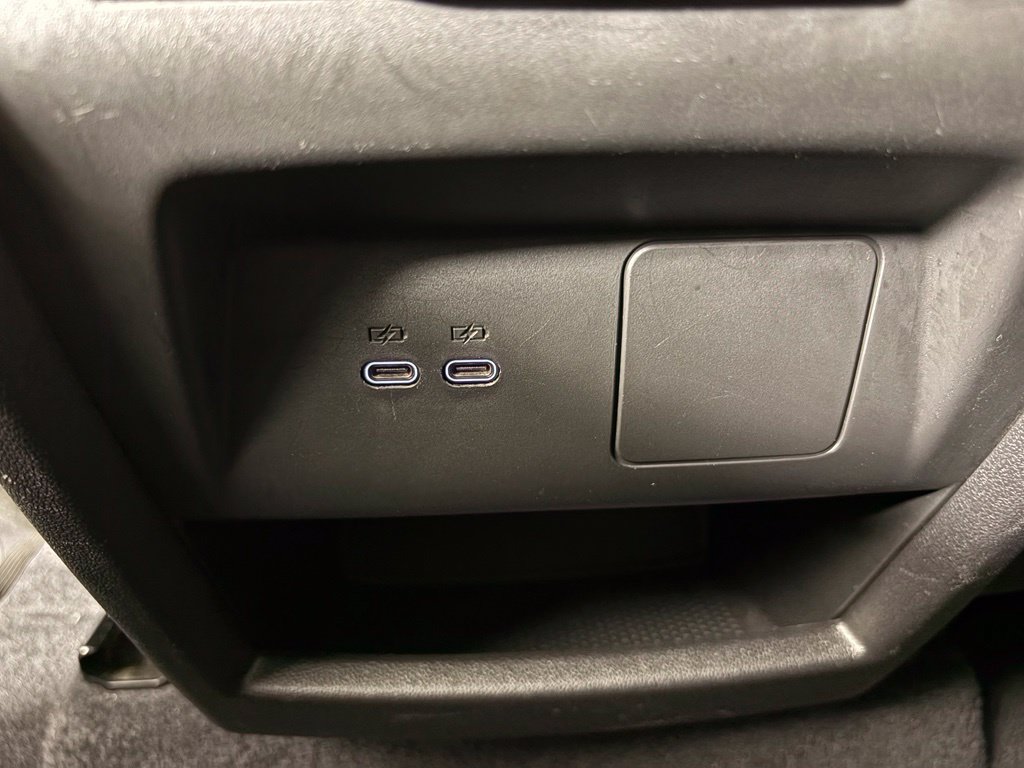 Used 2025 Chevrolet Traverse LT FWD image 34