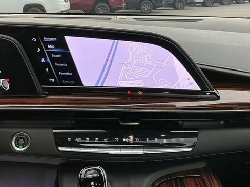 Used 2022 Cadillac Escalade Premium Luxury w/ Performance Package AWD/4WD image 20