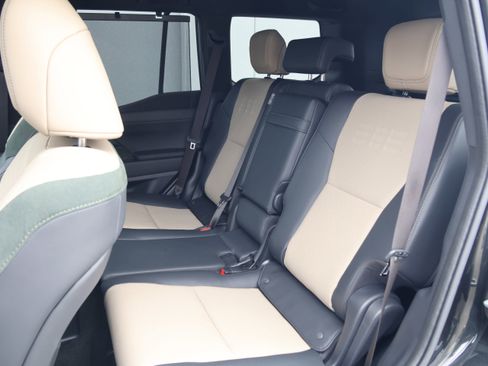 Certified 2024 Lexus GX 550 image 40