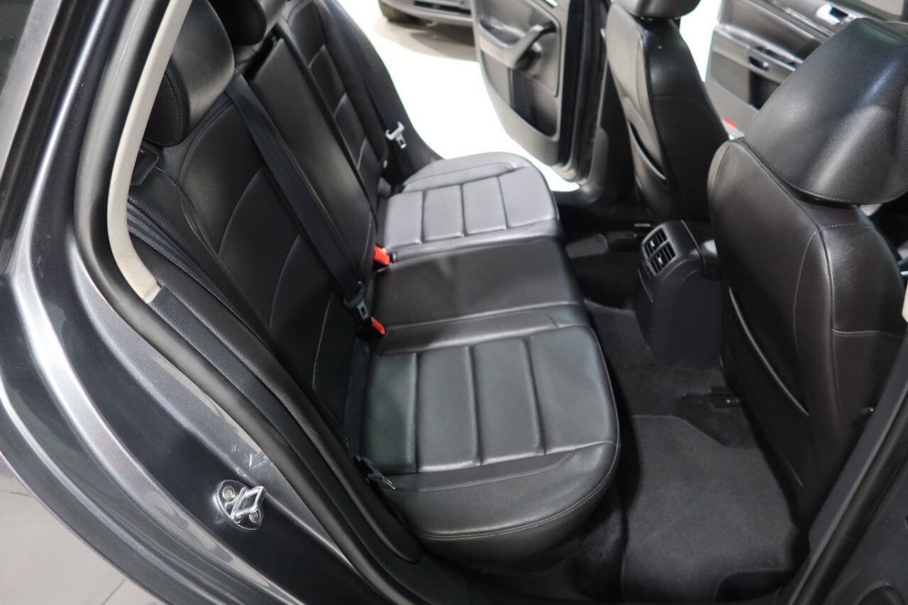 Used 2013 Volkswagen Jetta TDI FWD image 15