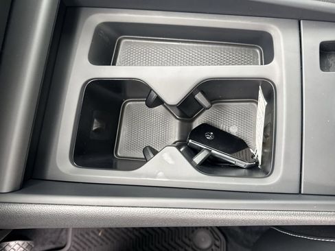 New 2026 Volkswagen Tiguan SE image 36