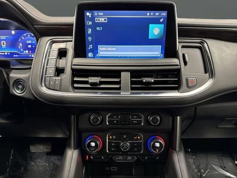 Used 2023 Chevrolet Suburban Z71 w/ Luxury Package image 8