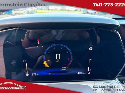 Used 2025 Chevrolet Trax LT FWD image 16