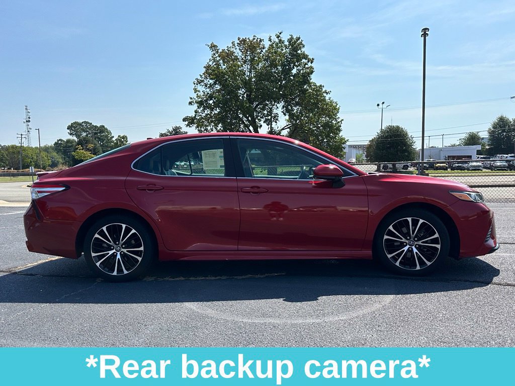 Used 2020 Toyota Camry SE FWD image 11