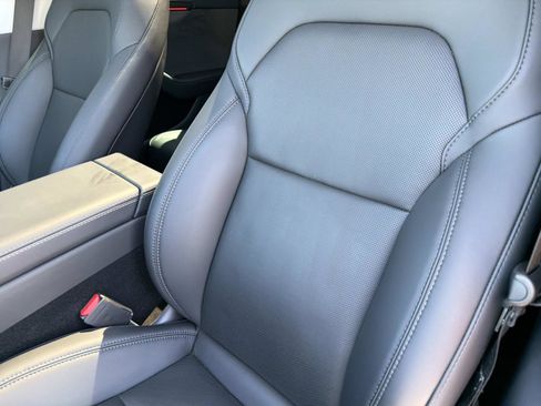 Used 2026 Tesla Model Y AWD image 19