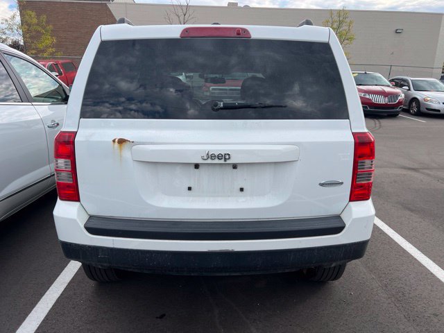 Used 2014 Jeep Patriot Latitude FWD image 6