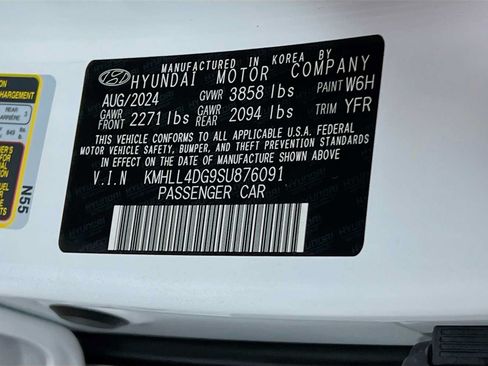 Certified 2025 Hyundai Elantra SE FWD image 31