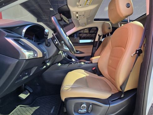 Used 2021 Jaguar E-PACE SE image 18