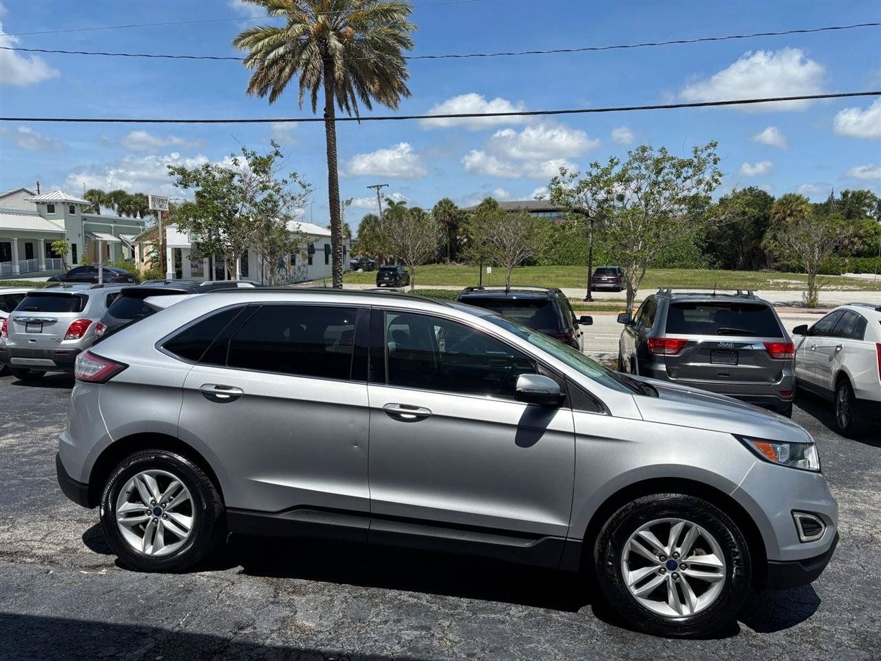 Used 2017 Ford Edge SEL w/ Cargo Accessory Package FWD image 6