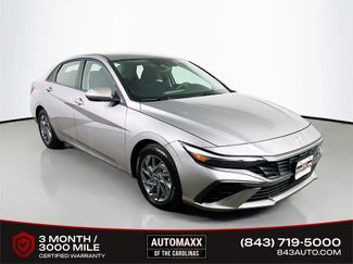 Used 2024 Hyundai Elantra SEL video 1