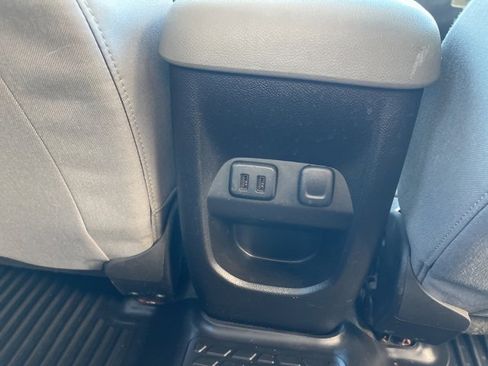 Used 2016 Chevrolet Colorado LT w/ Safety Package image 26