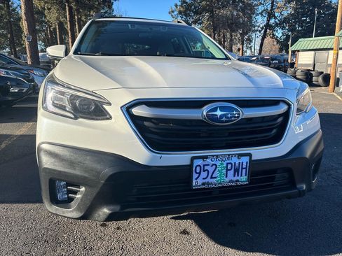 Used 2022 Subaru Outback Premium image 7