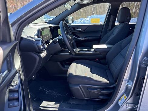 Used 2025 Chevrolet Equinox LT image 29